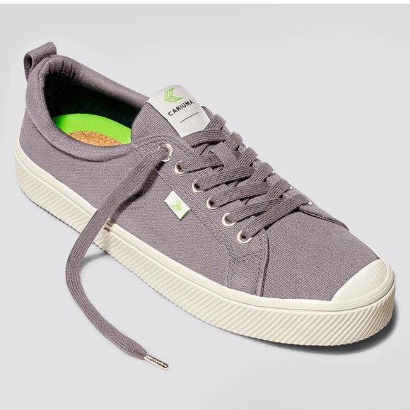 Cariuma OCA Low in Mystic Grey Canvas Sneakers Sz 8 Preppy Streetwear - Picture 1 of 15